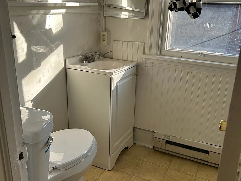225 Summit Ave #3 — Photo 3