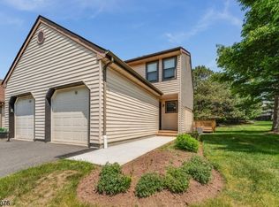 130 Locust Ct, Raritan Twp., NJ 08822