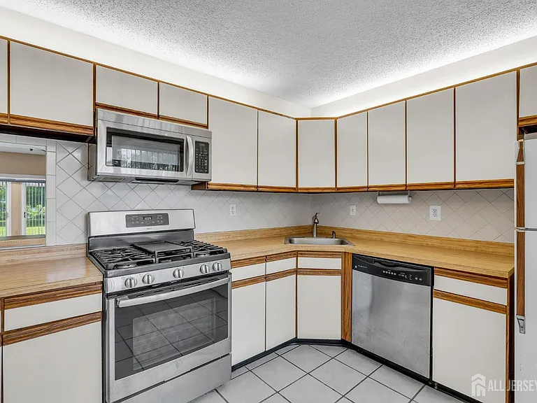 91 Chelsea Ct #14 — Photo 14