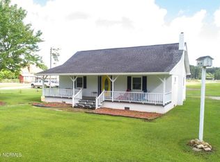 342 Straits Rd, Beaufort, NC 28516