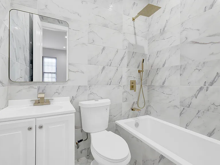 212 Highland Pl #1 — Photo 2