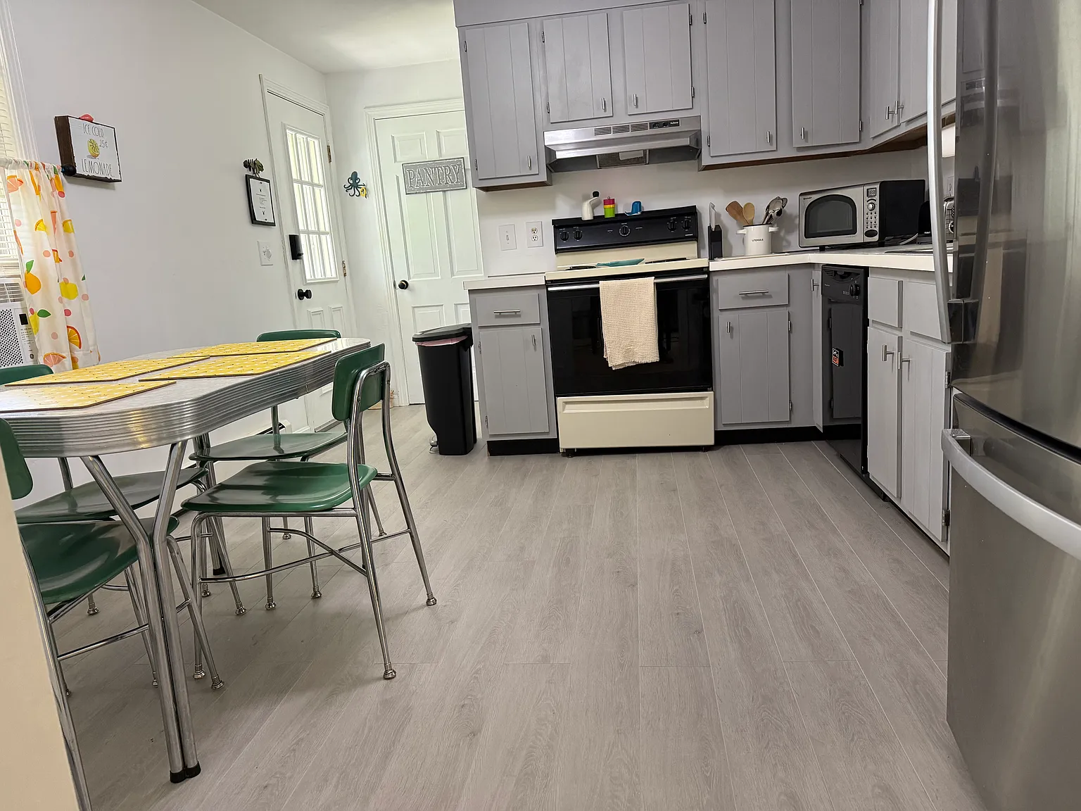 2 bed, 1476 sqft, $2,400 — Photo 3