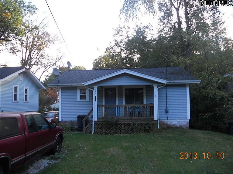 1st image of 229 E Park Blvd