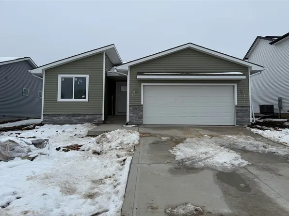 9357 Stillwater Dr, West Des Moines, IA 50266