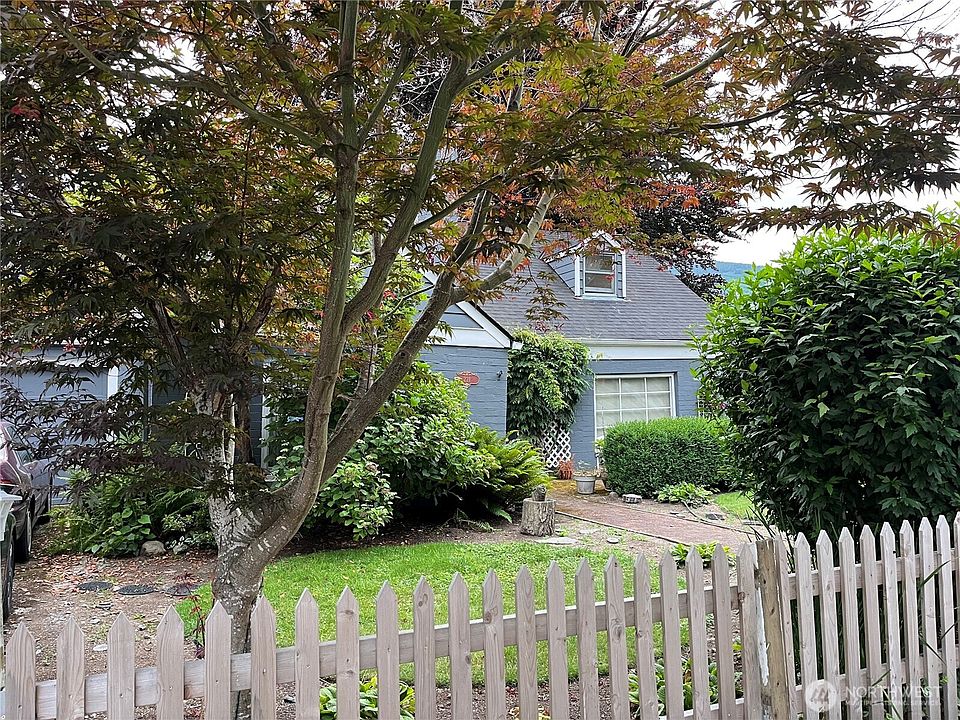 2nd image of 221 E 3rd Street