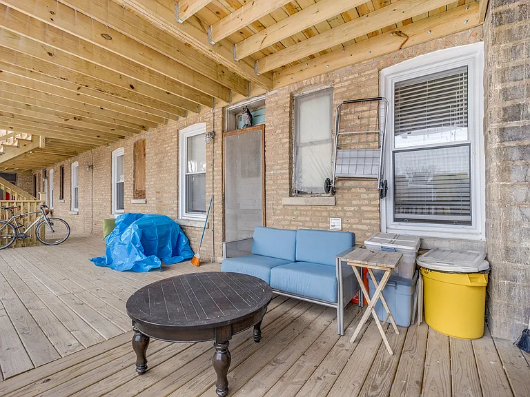 2255 S Oakley Ave #2F — Photo 14