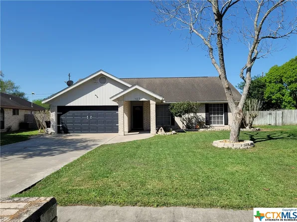 103 Pecanwood Pl, Port Lavaca, TX 77979
