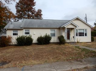 712 W Grant St, Dexter, MO 63841