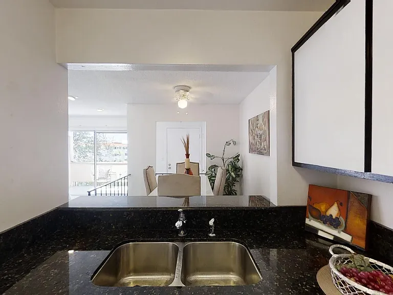 3250 Ashford St #H — Photo 13