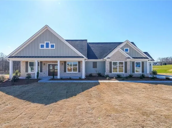 5410 Crow Dr, Cumming, GA 30041