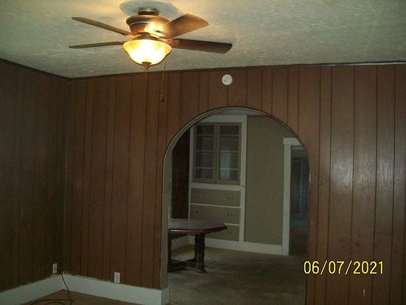 3rd image of 314 N Elm St