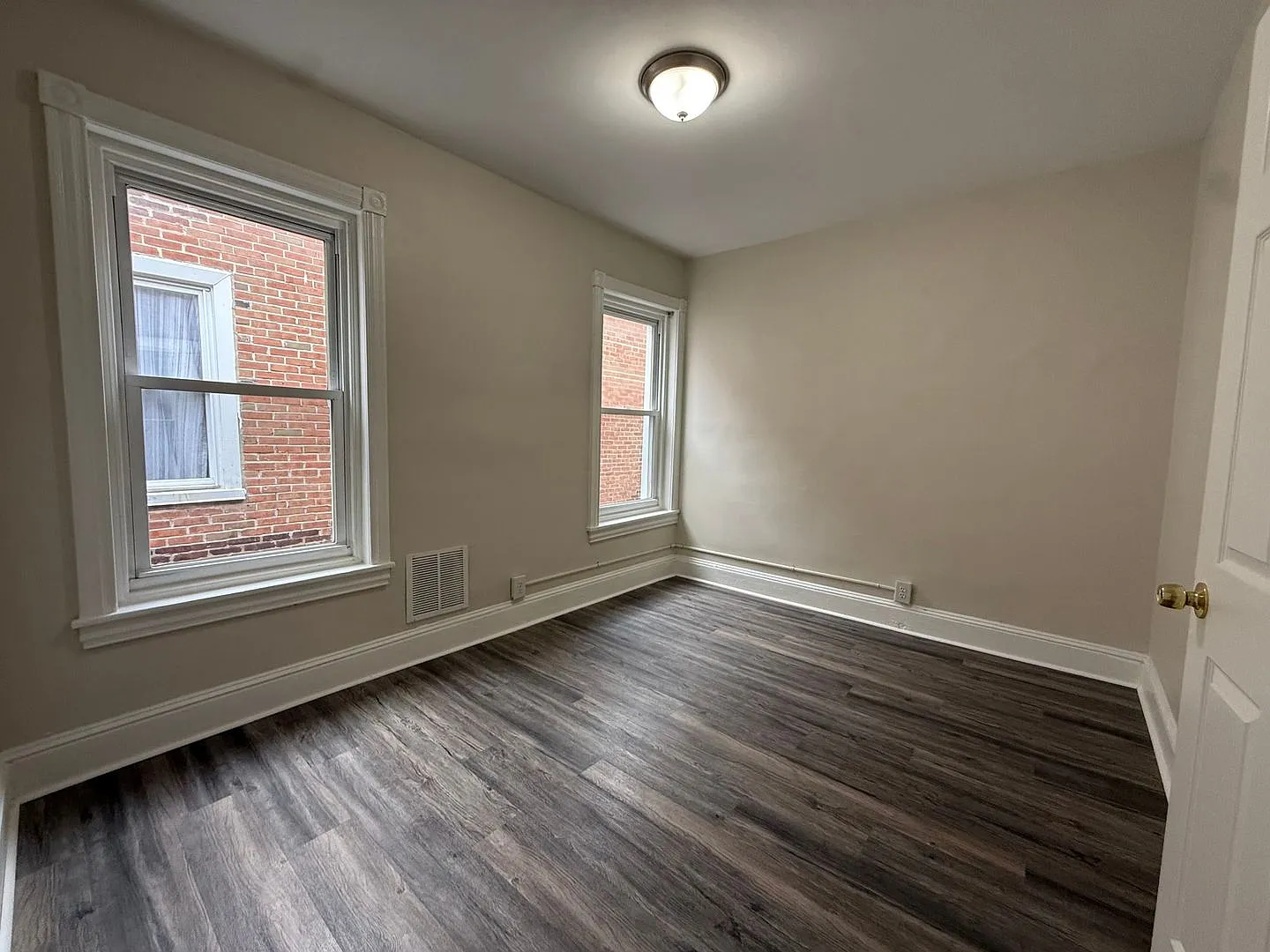 Large Home - Germantown — Photo 4