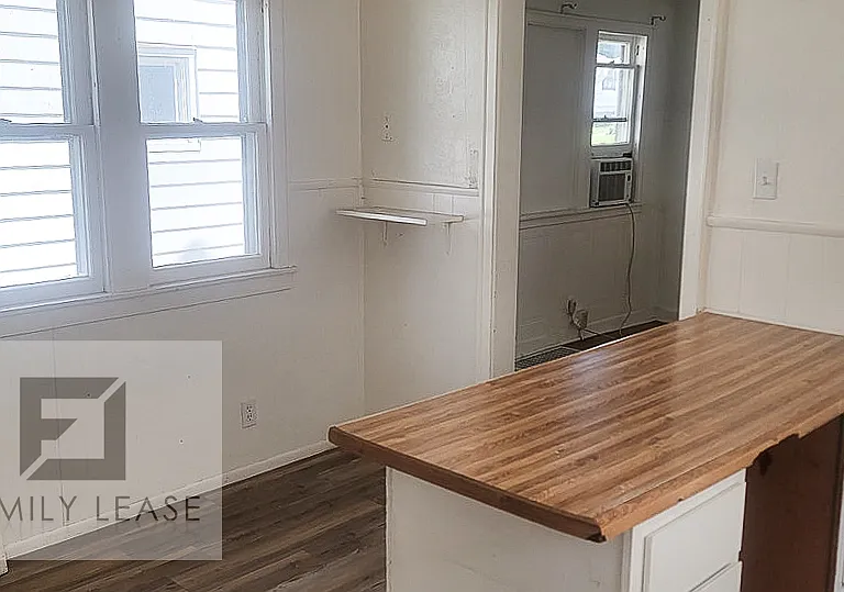 542 7th Ave S — Photo 13