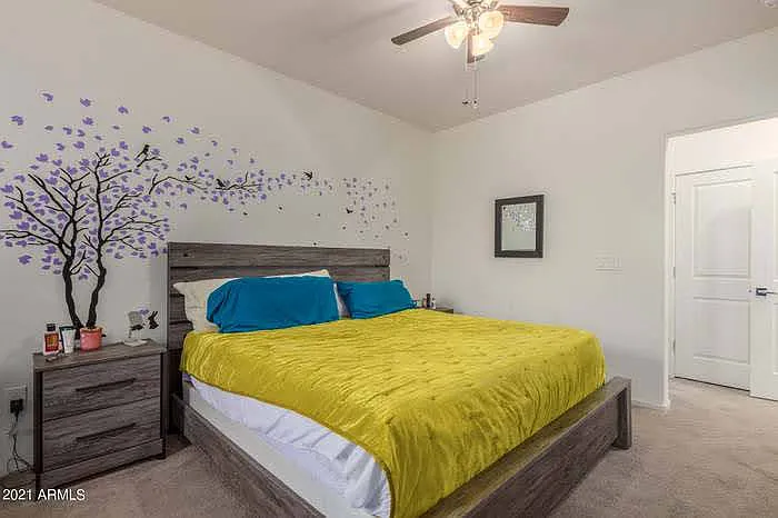 2358 E Huntington Dr — Photo 12