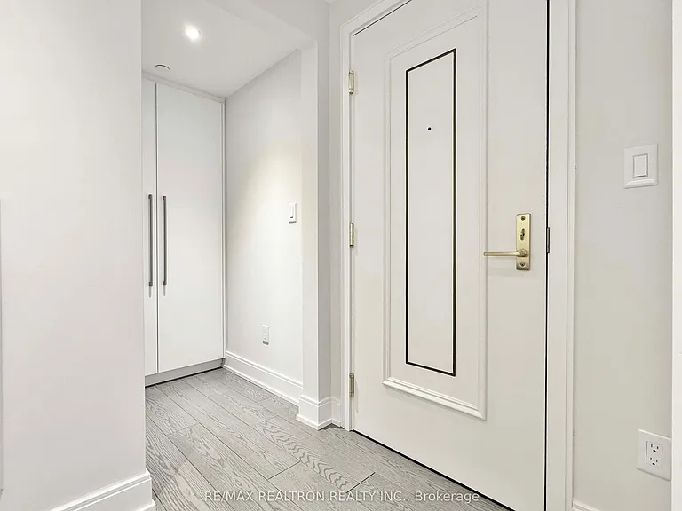 2 Clarendon Ave #105 — Photo 6