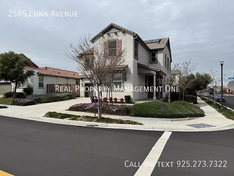 2585 Luna Ave — Photo 2