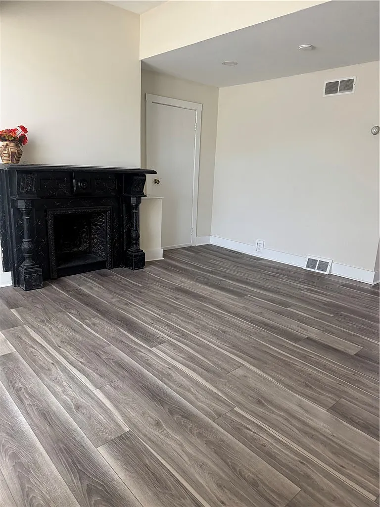 4 bed, 3.5 bath, $3,300 — Photo 2