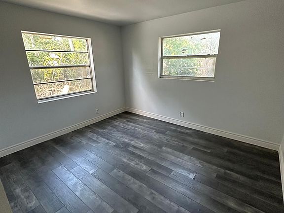 4th image of 819 NW 3rd Ave