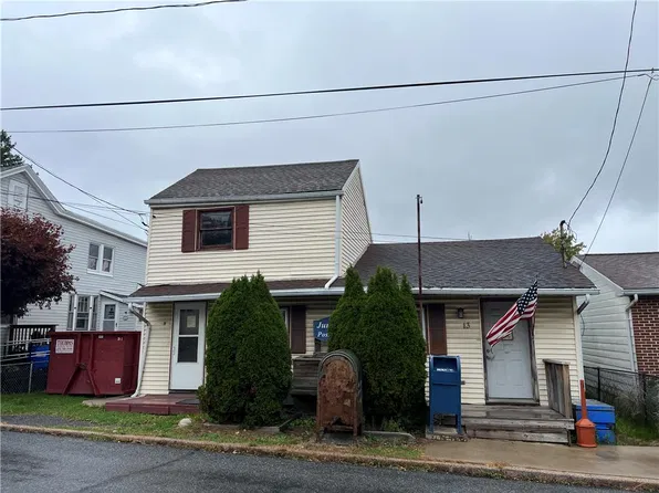 11 & 13 E Main St, Junedale, PA 18230