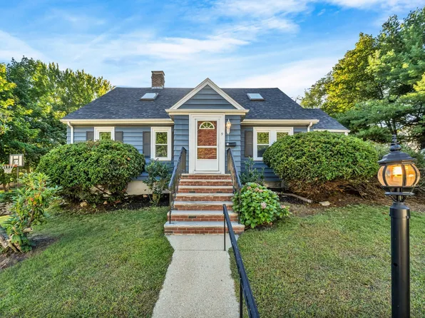 9 Priscilla Ln, Winchester, MA 01890