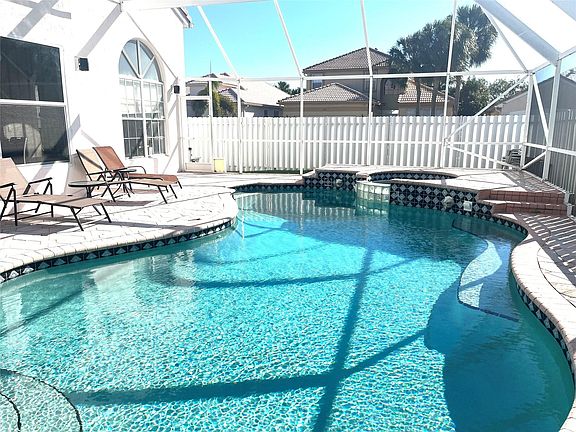3rd image of 7550 Normande Court