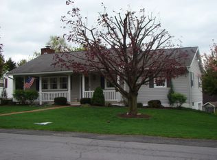 369 Holiday Ln, Lewistown, PA 17044