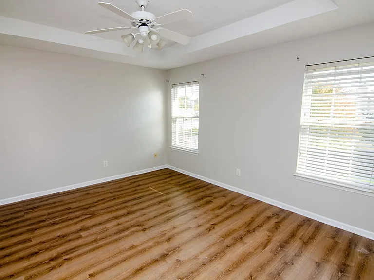1912 Portview Dr — Photo 13