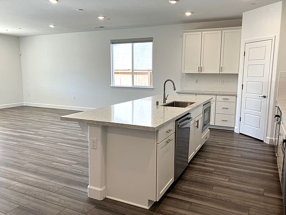 Kitchen & Living/Dining Area