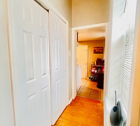4th image of 1811 W Montgomery Ave APT 1