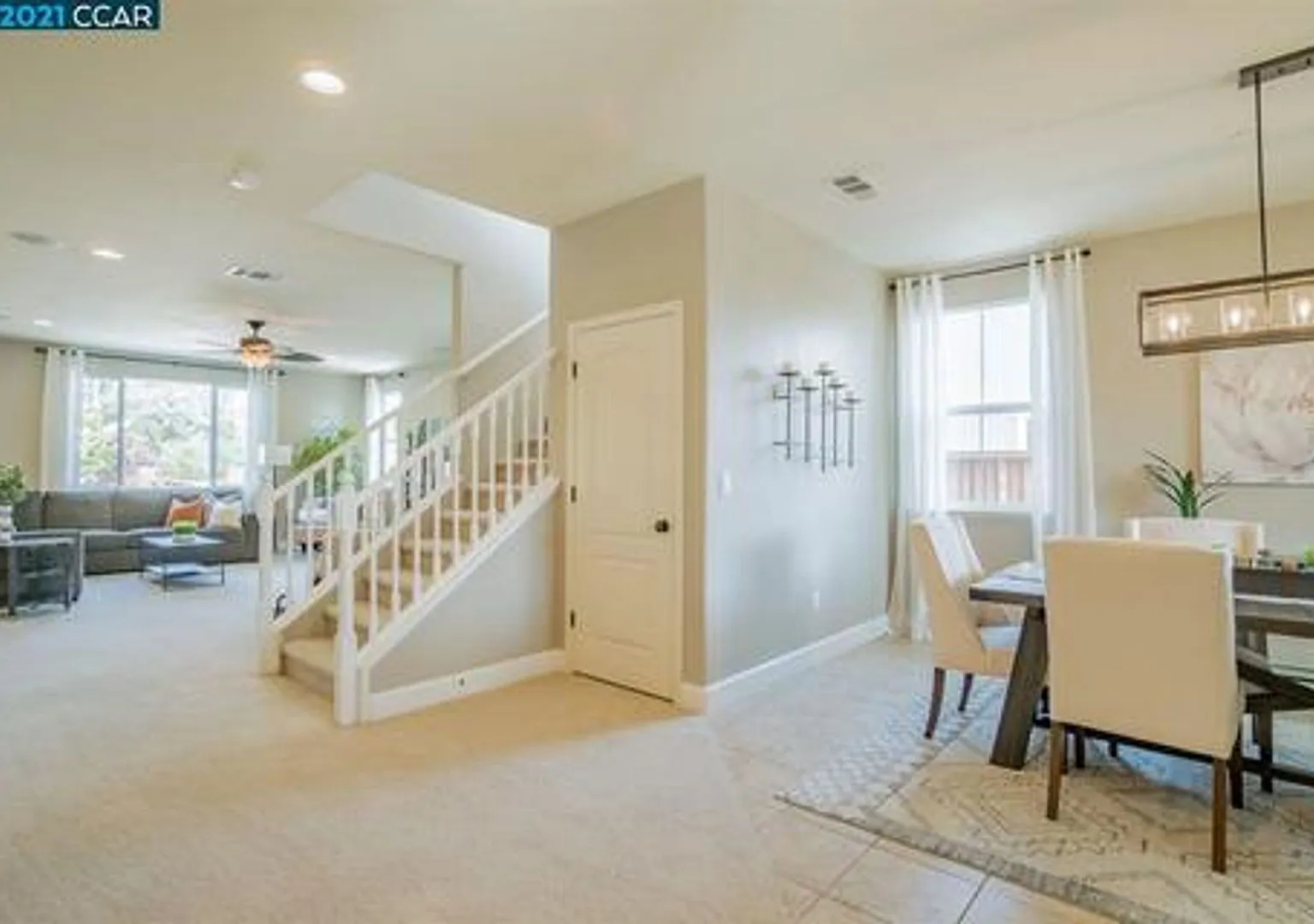 Privacy, Space & the Brentwood Lifestyle Welcome to Carmel Estates — Photo 2