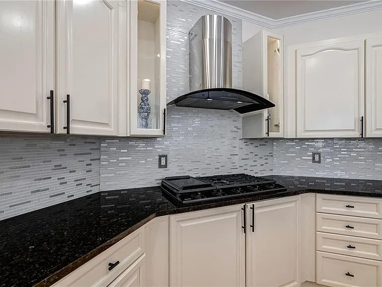 168 Highgrove Dr — Photo 12