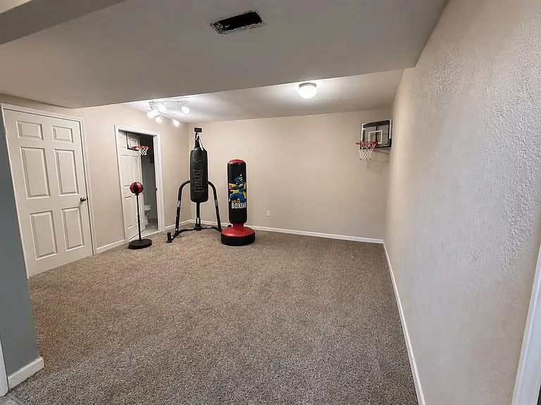 4304 NE 103rd Ct — Photo 9