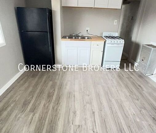 3rd image of 1408 Edison St #117