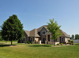 2948 Buttercup Rd, Neenah, WI 54956
