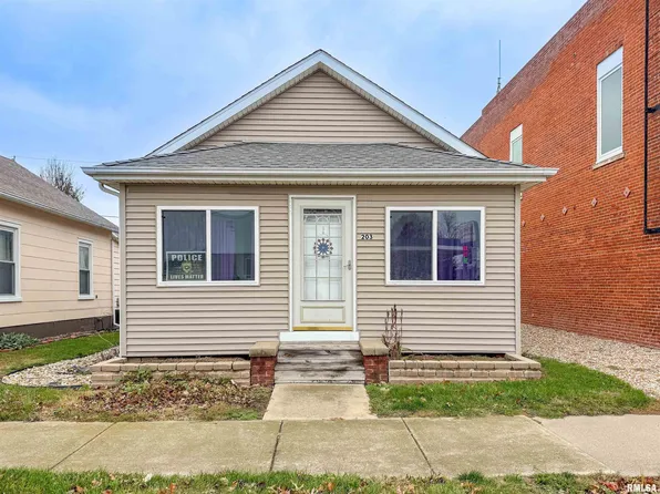 203 W Main St, Elmwood, IL 61529