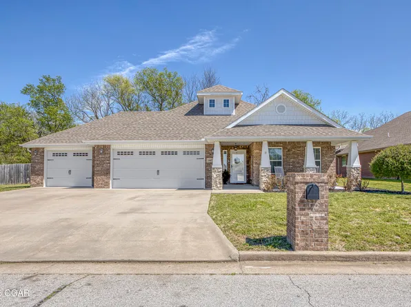 1007 Chesterfield Dr, Webb City, MO 64870