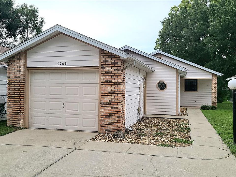 1st image of 3909 NE 22nd Ln