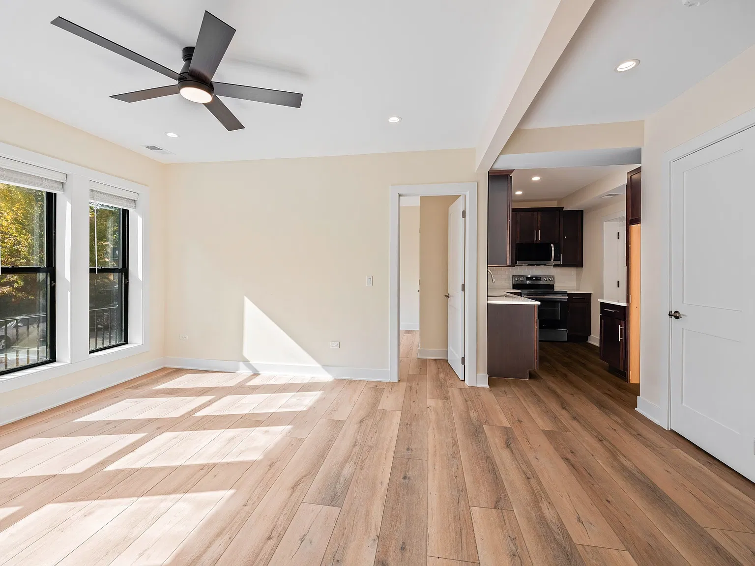1250 W Addison St — Photo 4