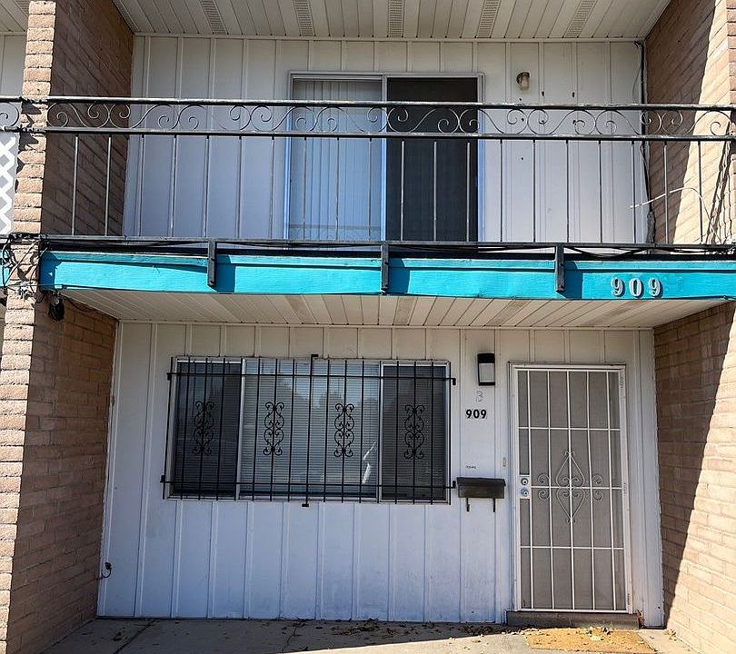 1st image of 909 Carlisle Blvd SE #B