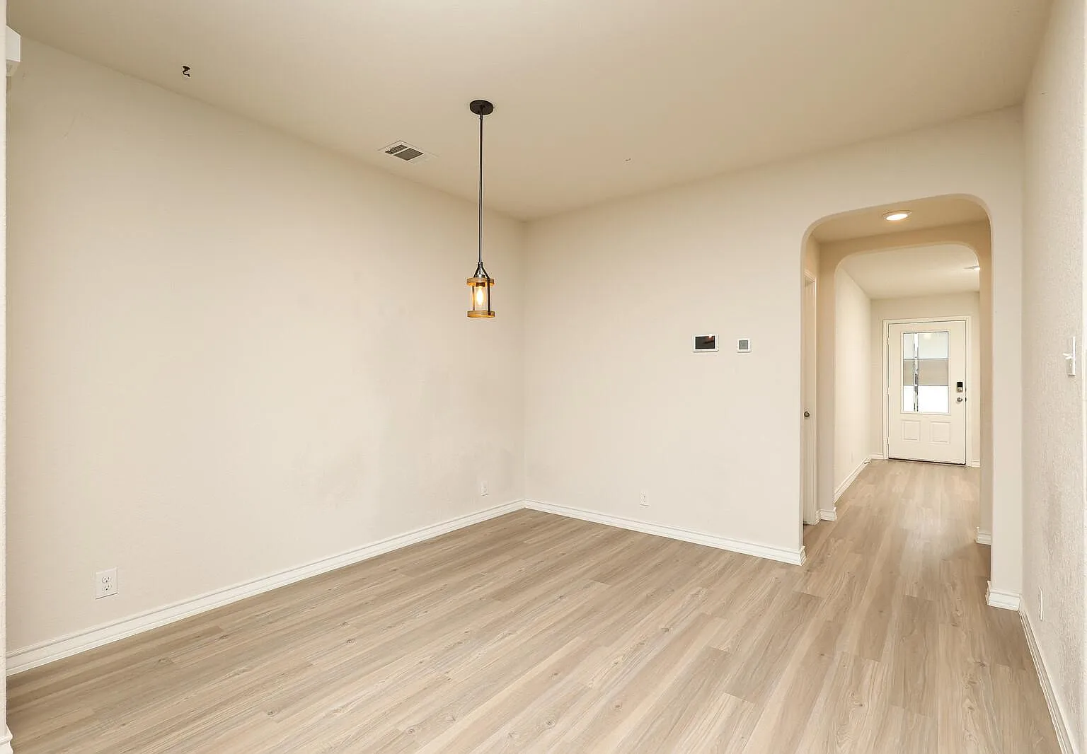 3 bed, 1442 sqft, $1,950 — Photo 3