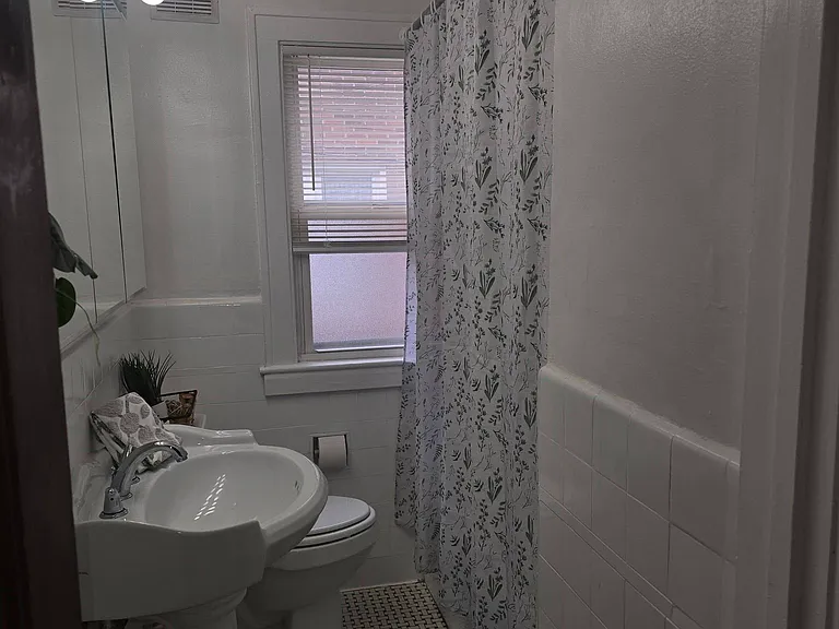 22448 Beech St #22448 — Photo 9