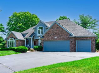 2555 Saxon Pl, Rockford, IL 61114