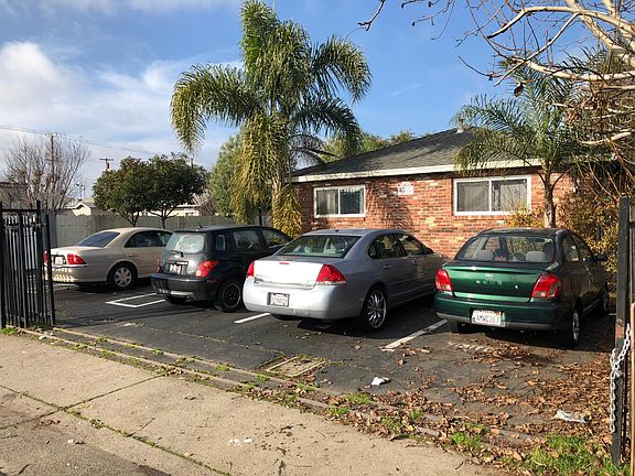 3rd image of 3621 44th Ave APT 2