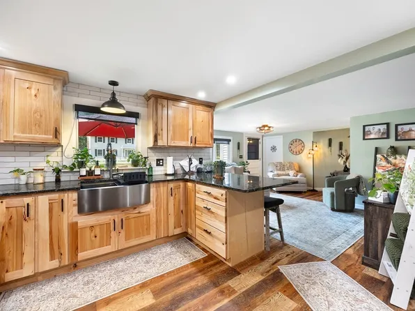 284 Buck Pond Rd, Westfield, MA 01085