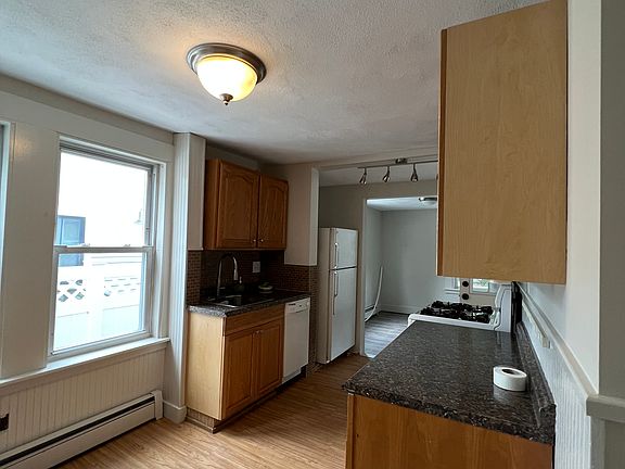 4th image of 97 Hampshire St APT 1