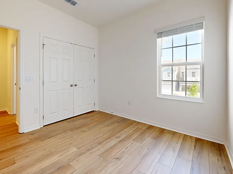 TW — Photo 26