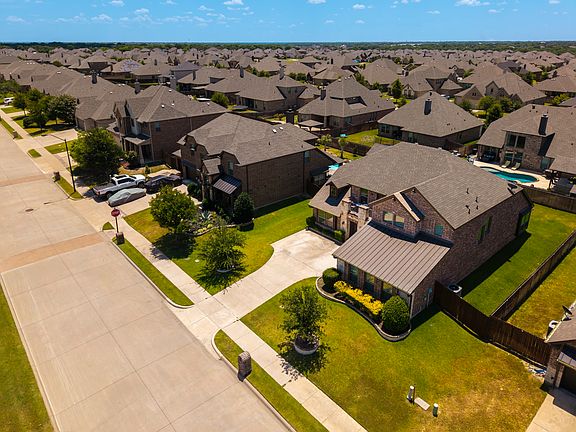 4th image of 606 Lonesome Dove Dr