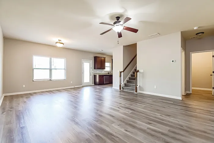 424 Concord Ter — Photo 4