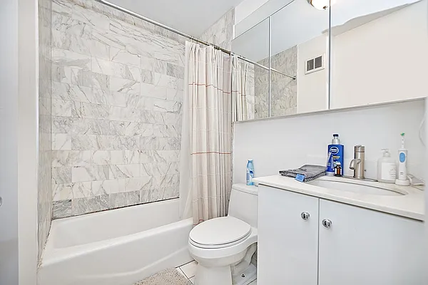 Rented by Keller Williams NYC | media 14