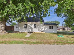 201 S Nelson St, Cyrus, MN 56323